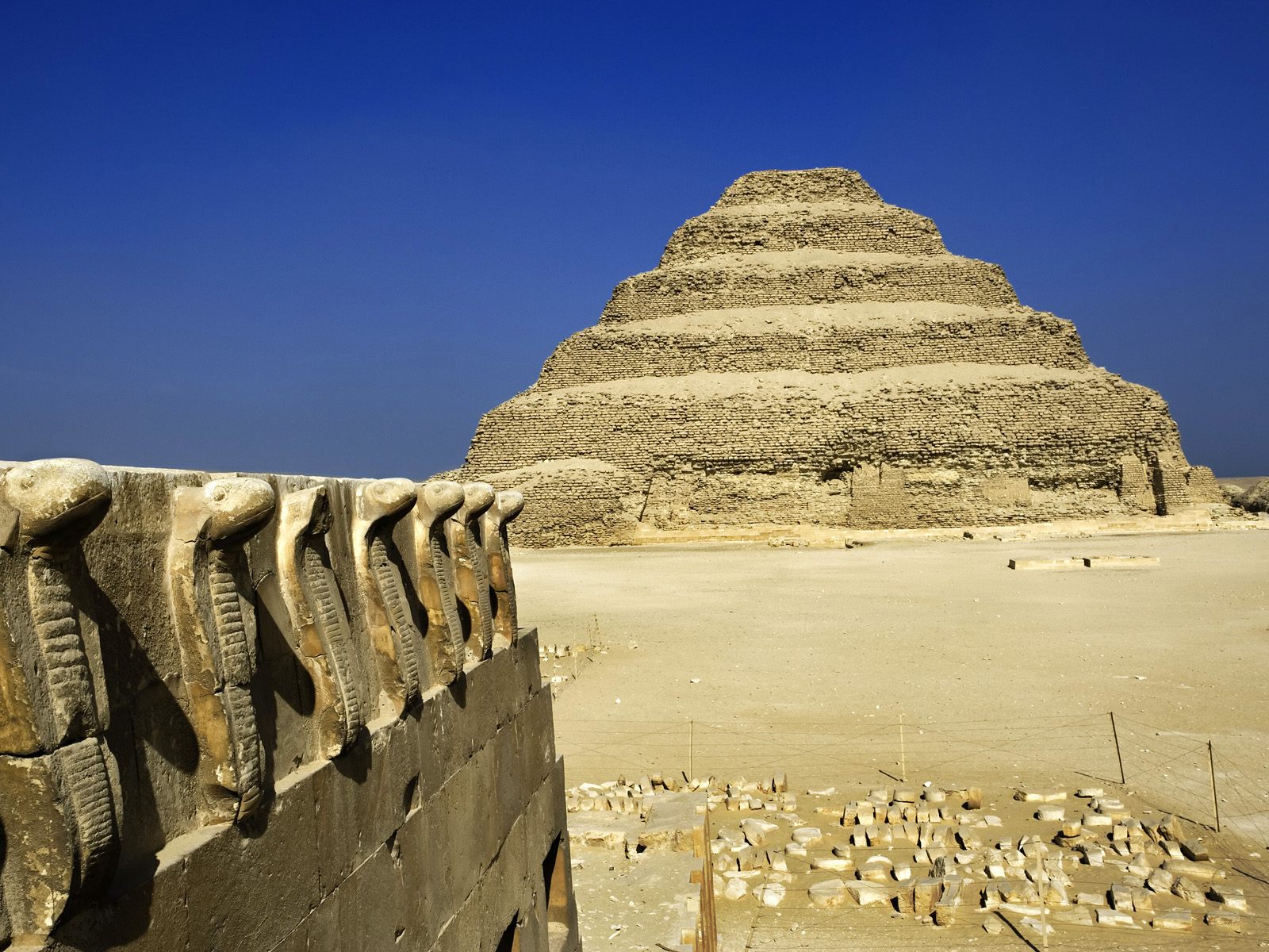 cobra-figures-and-the-step-pyramid--saqqara--egypt